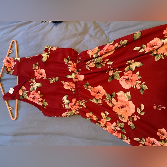 Simon’s floral red dress - Picture 2 of 3